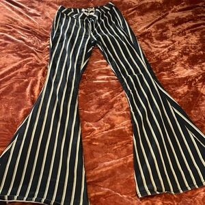 Rock n roll denim
Striped flare jeans
